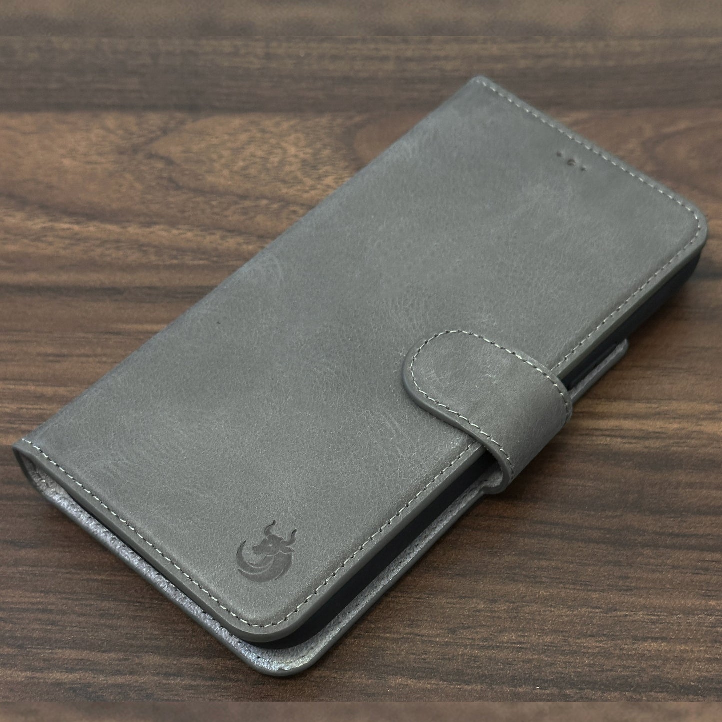 Vegas Premium Leather iPhone 15 Pro Max Wallet Case with MagSafe | Detachable RFID Blocking Luxury Wallet