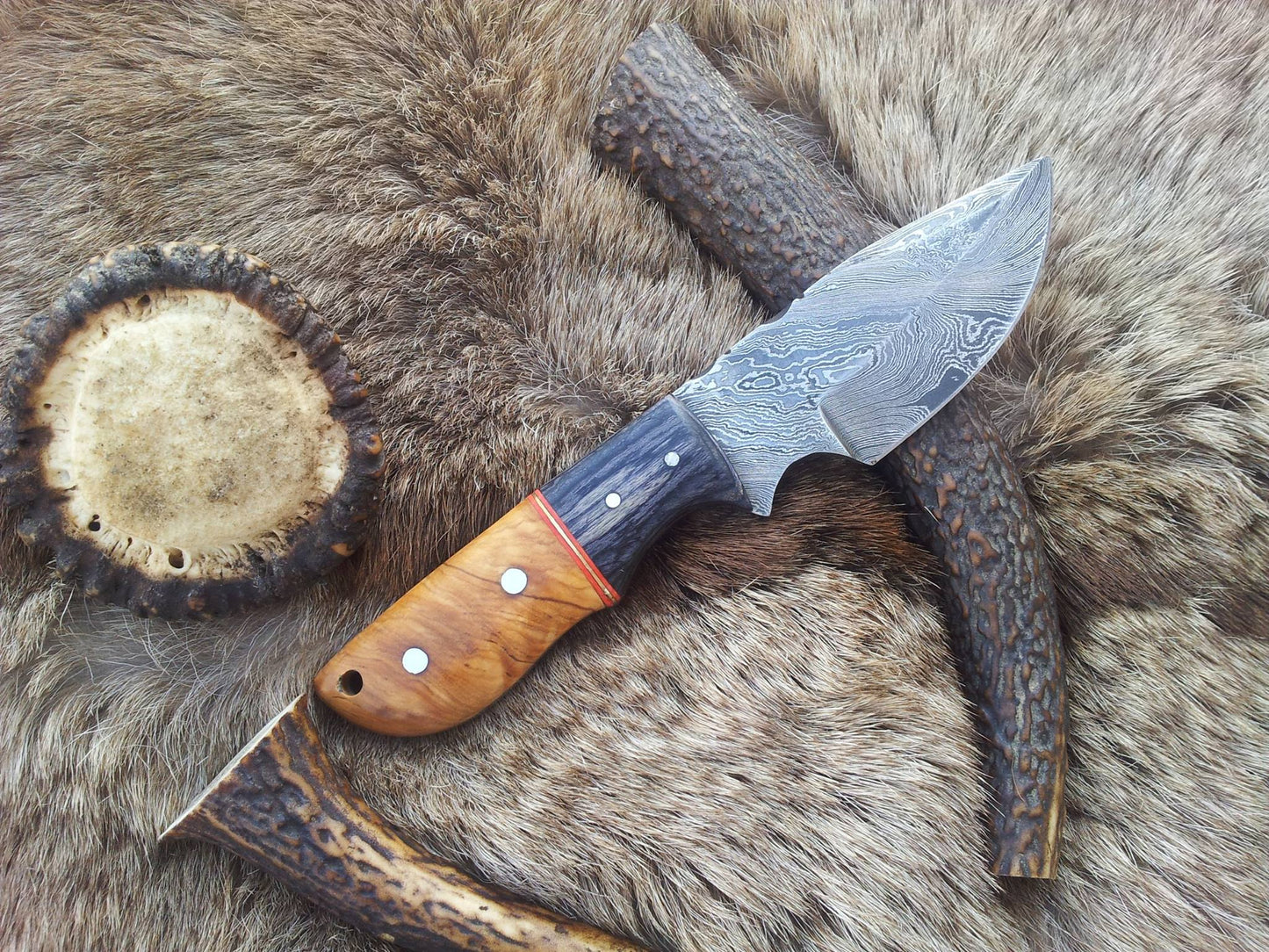 Custom Damascus Steel Field Dressing Deer Skinning Knife – 7 Inch Drop Point Blade with Olivewood Handle