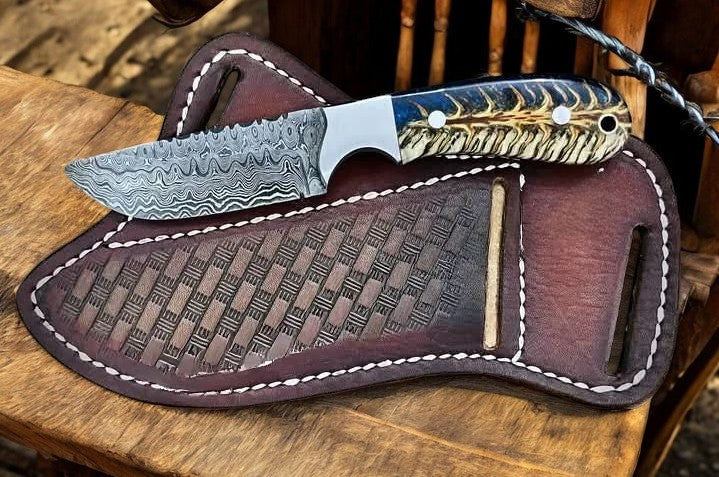 Rancher’s Knife – Damascus Steel with Pine-Cone Resin Handle & Leather Sheath