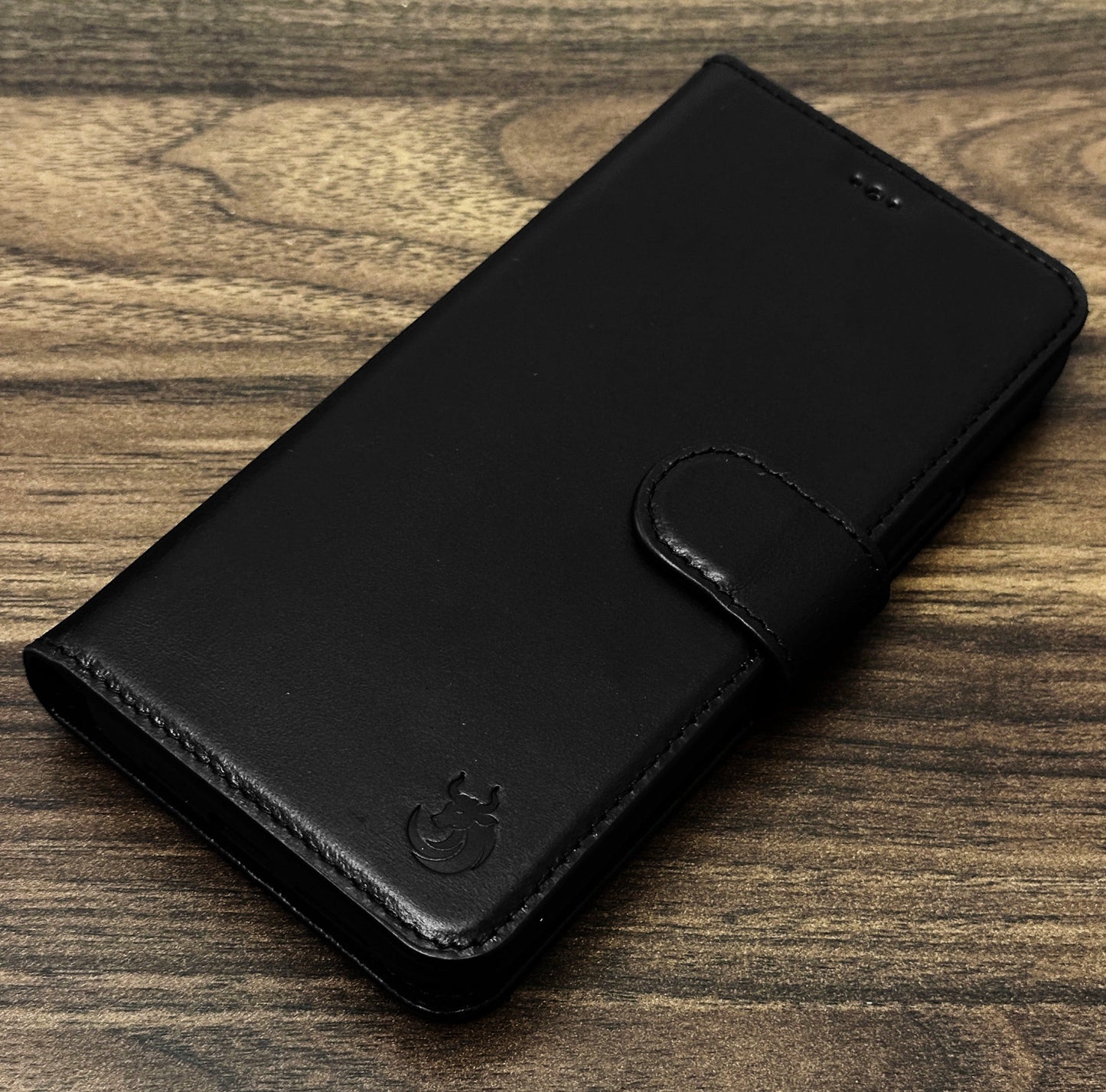 Vegas Premium Leather iPhone 15 Wallet Case with MagSafe | Detachable RFID Blocking Luxury Wallet
