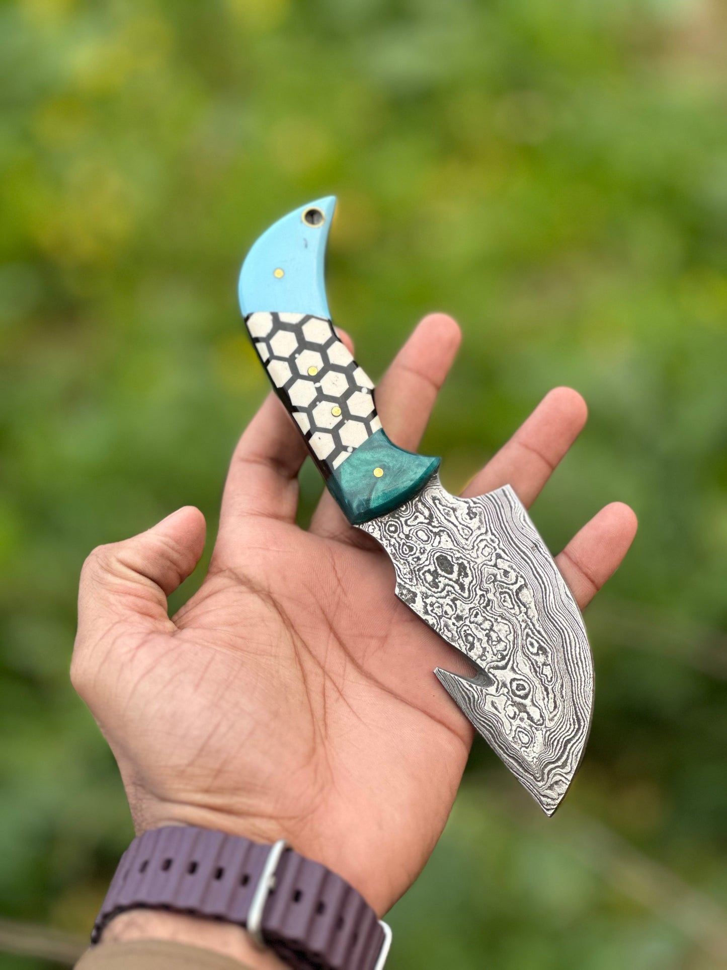 Custom Handmade Damascus Steel Guthook Skinning Knife – Resin Handle 7.5” with Leather Sheath