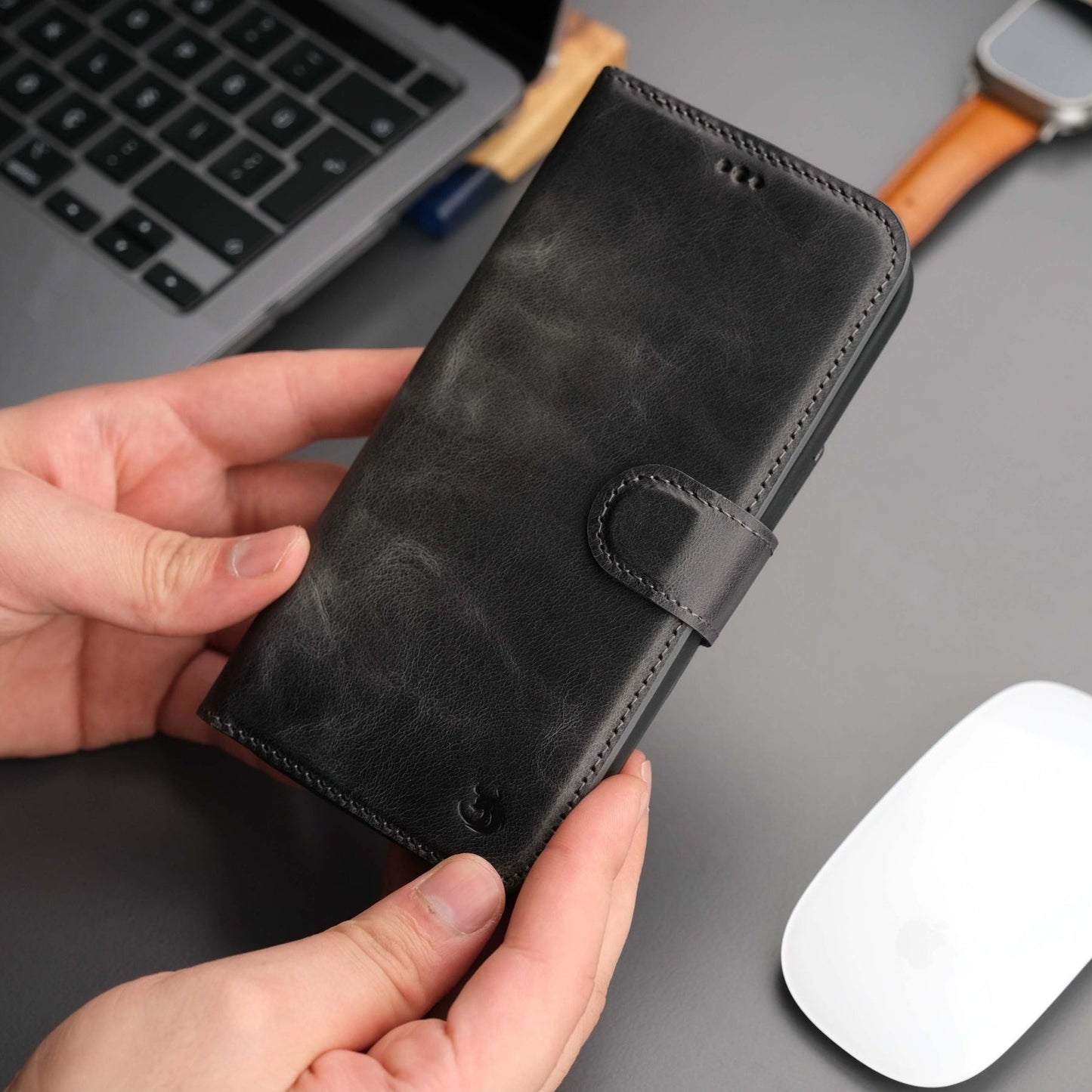 Casper Leather iPhone 14 Pro Wallet Case | MagSafe