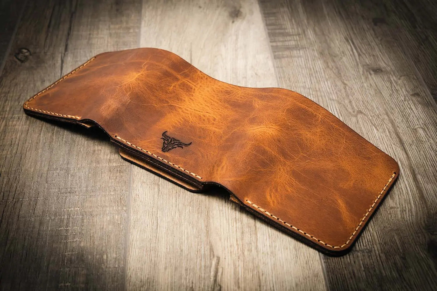 Badge Trifold Wallet - Chestnut Brown