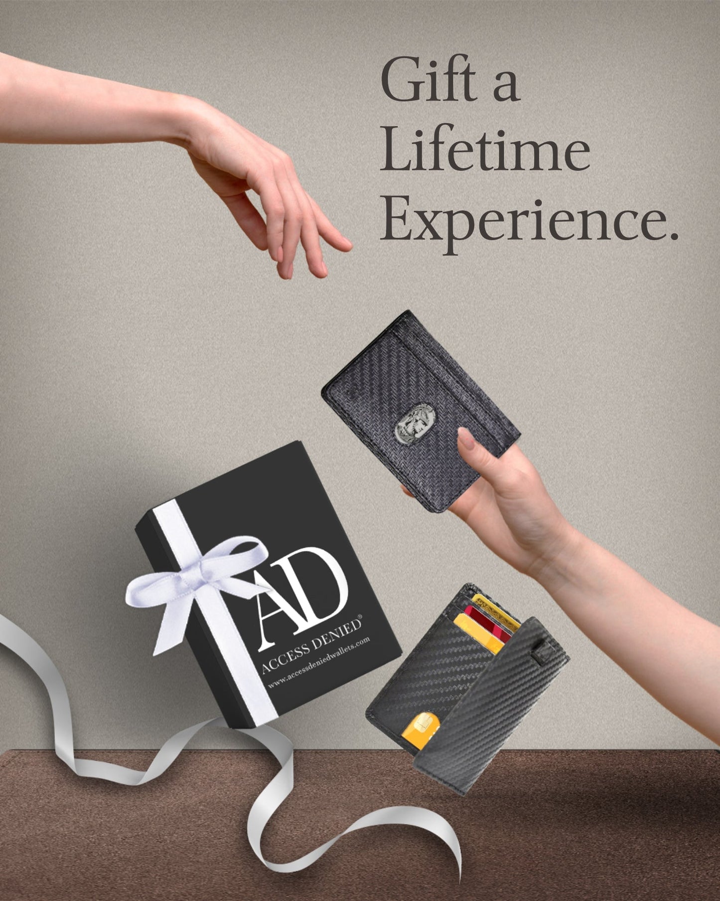 Slim Bifold Wallet With Pull Strap