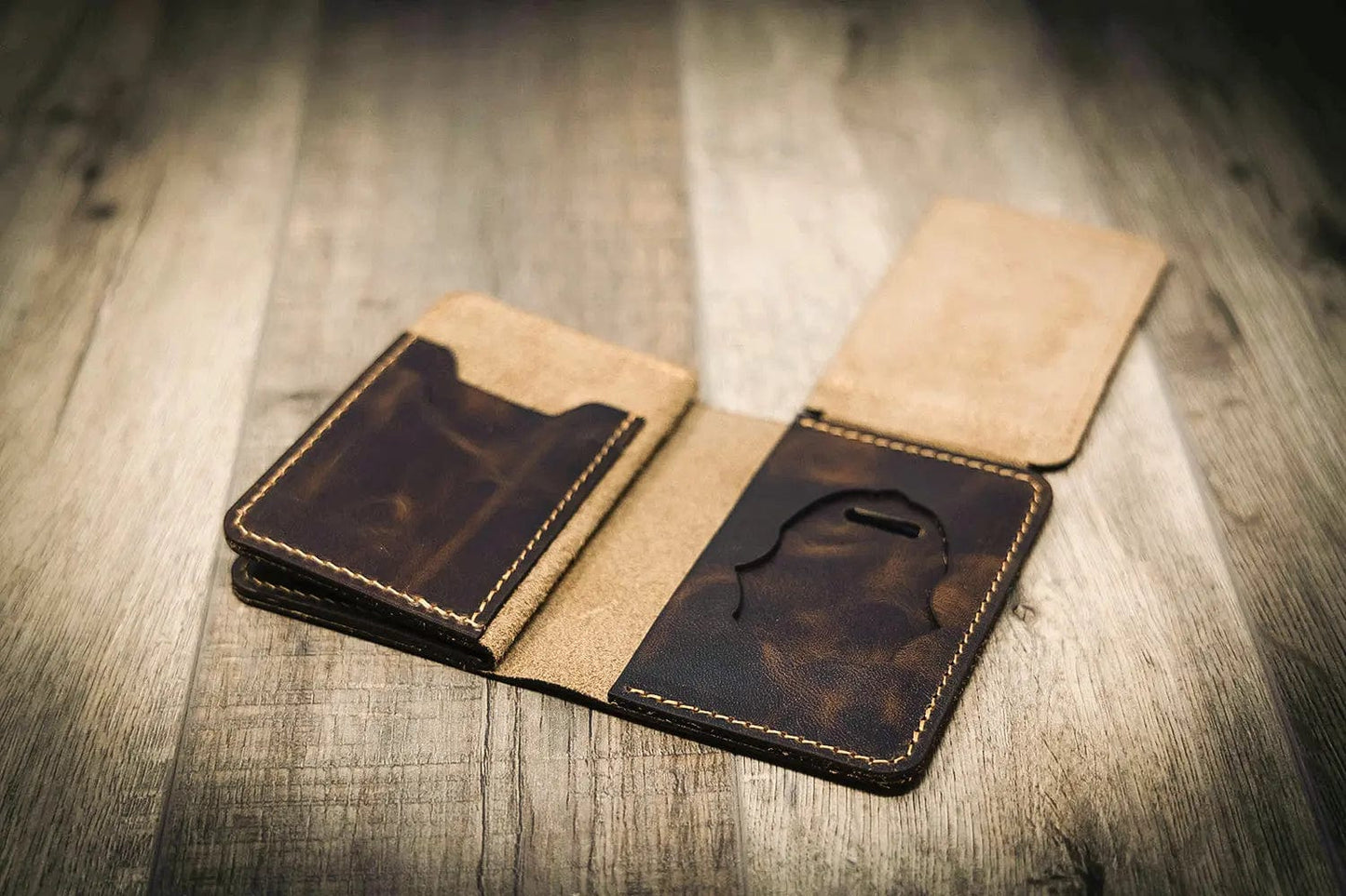 Federal Badge Wallet Small - Walnut