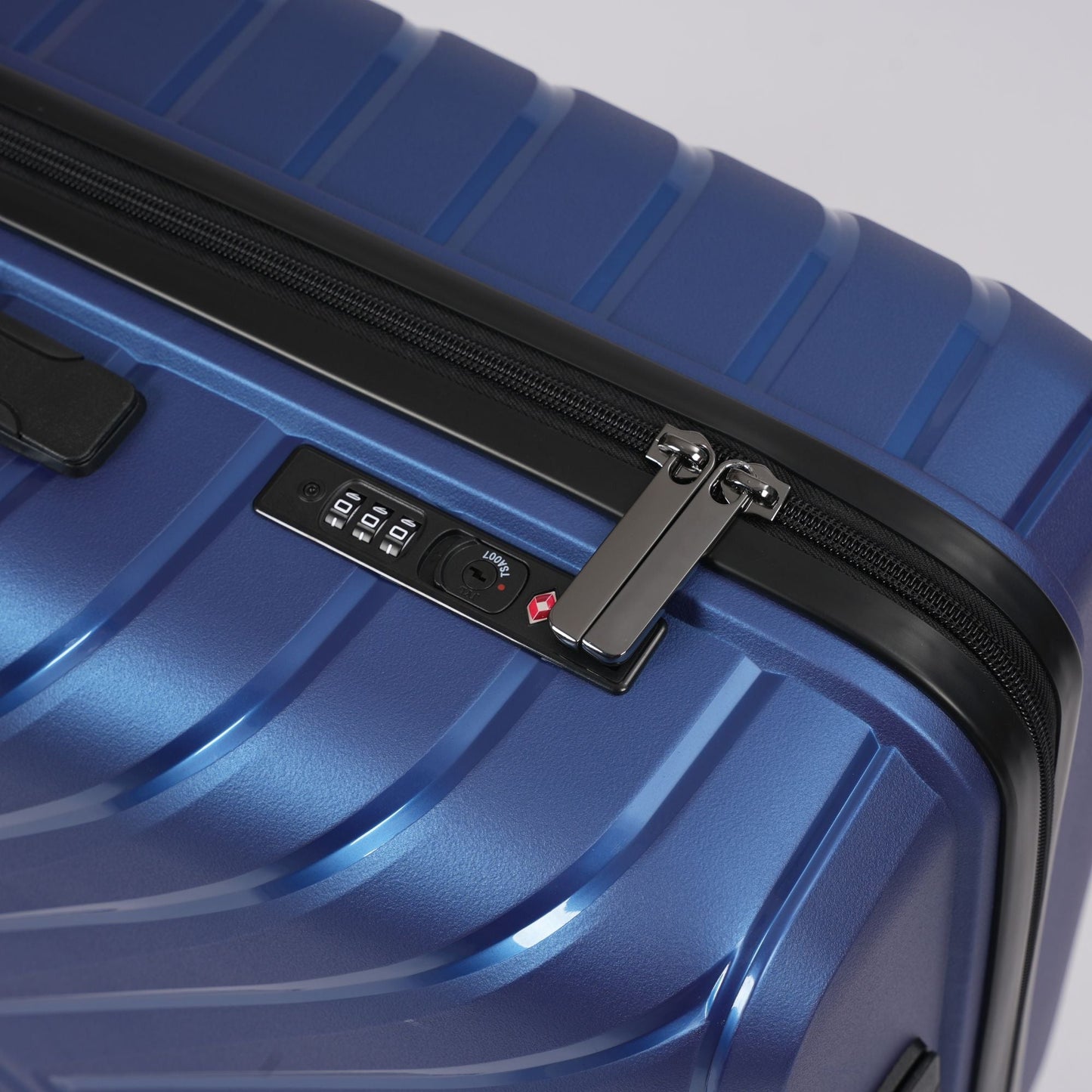 28-inch Blue Hardcase Roller Luggage