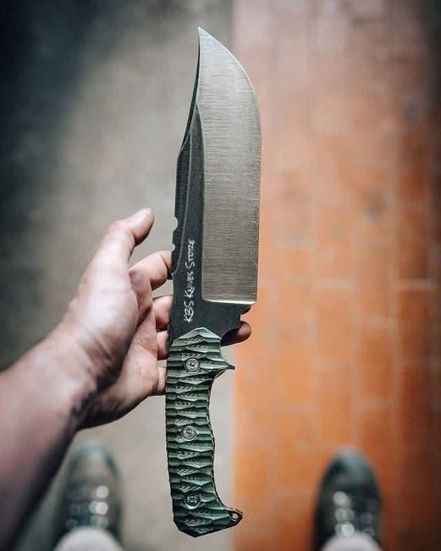 Tactical Bowie Knife - 10" Hand Forged 1095 Steel with Green & Black G10 Handle