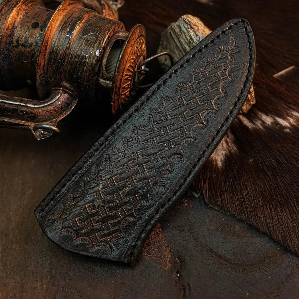 8.6" Handmade Damascus Hunting Knife – Full Tang Wood Handle