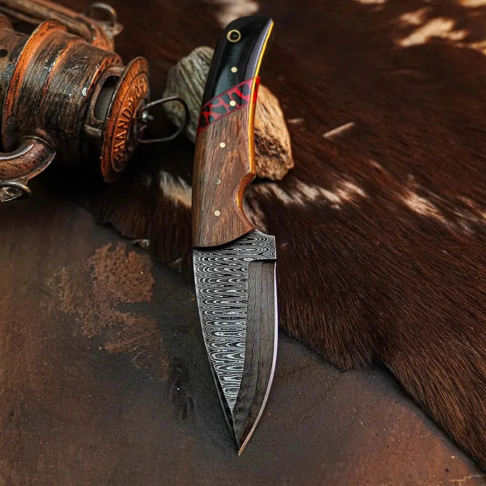 8.3" Handmade Damascus Hunting Knife – Full Tang Wood Handle
