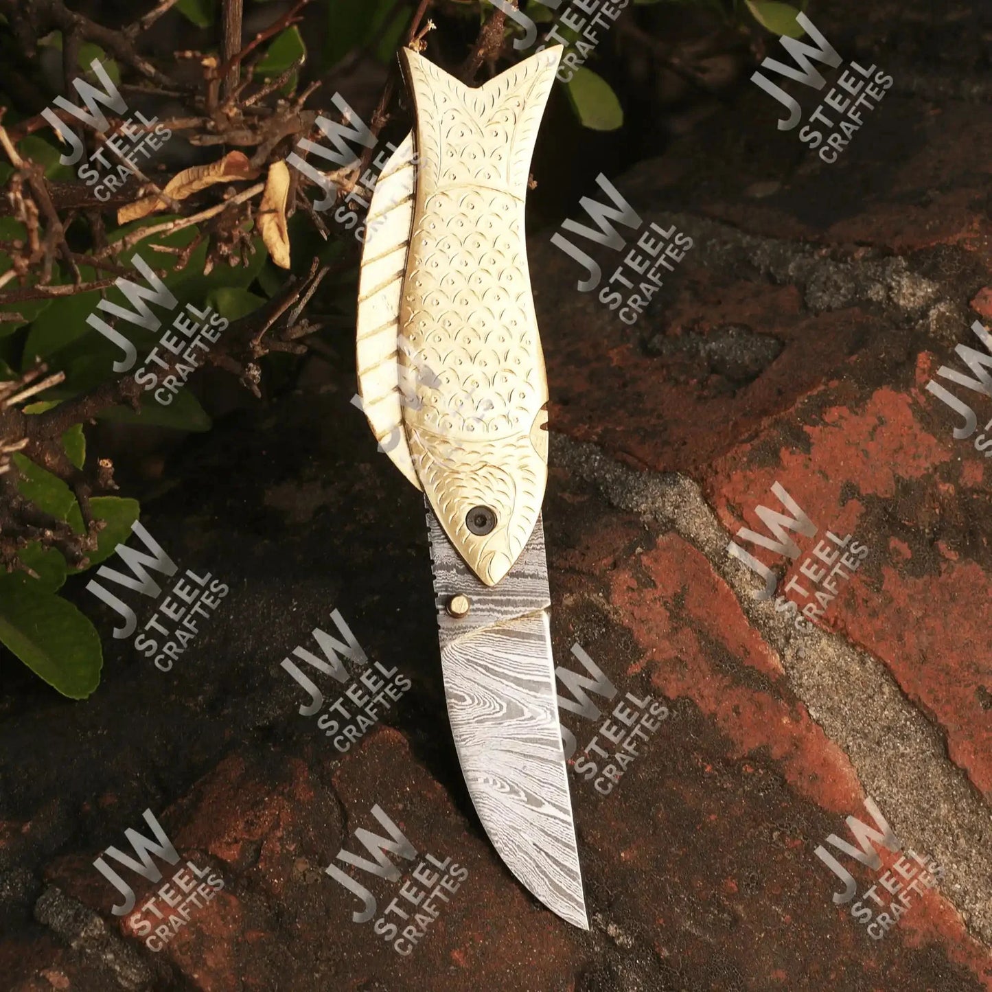 Hand Forged Damascus Steel Folding Knife – Honeycomb, Pinecone & Brass Handle Variations