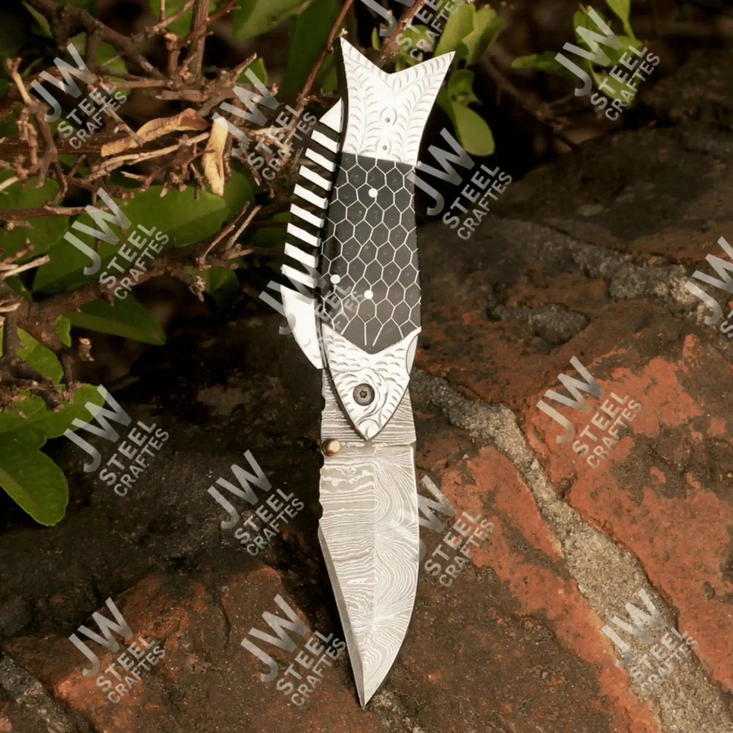 Hand Forged Damascus Steel Folding Knife – Honeycomb, Pinecone & Brass Handle Variations