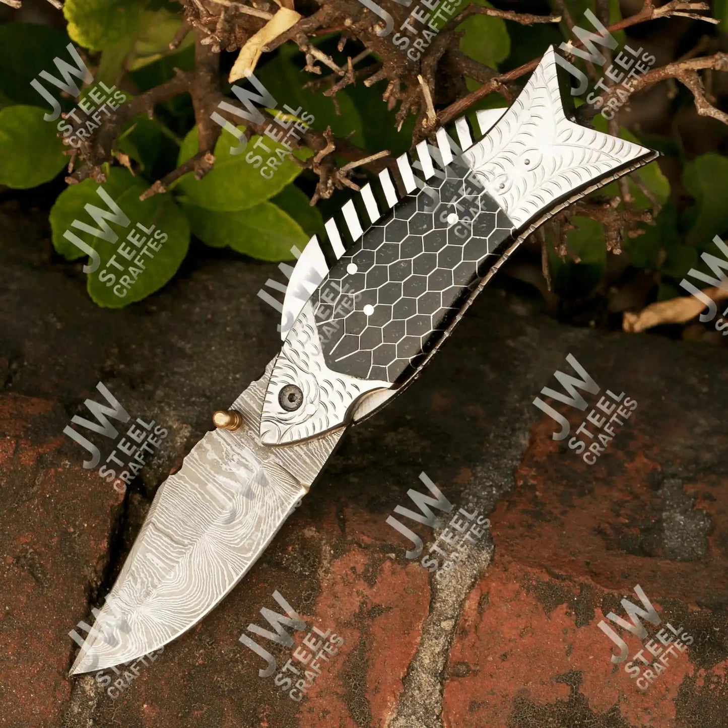 Hand Forged Damascus Steel Folding Knife – Honeycomb, Pinecone & Brass Handle Variations