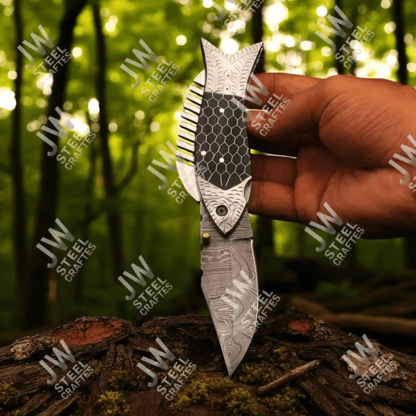 Handmade Damascus Steel Folding Knife – Black Honeycomb Handle, Engraved Bolster