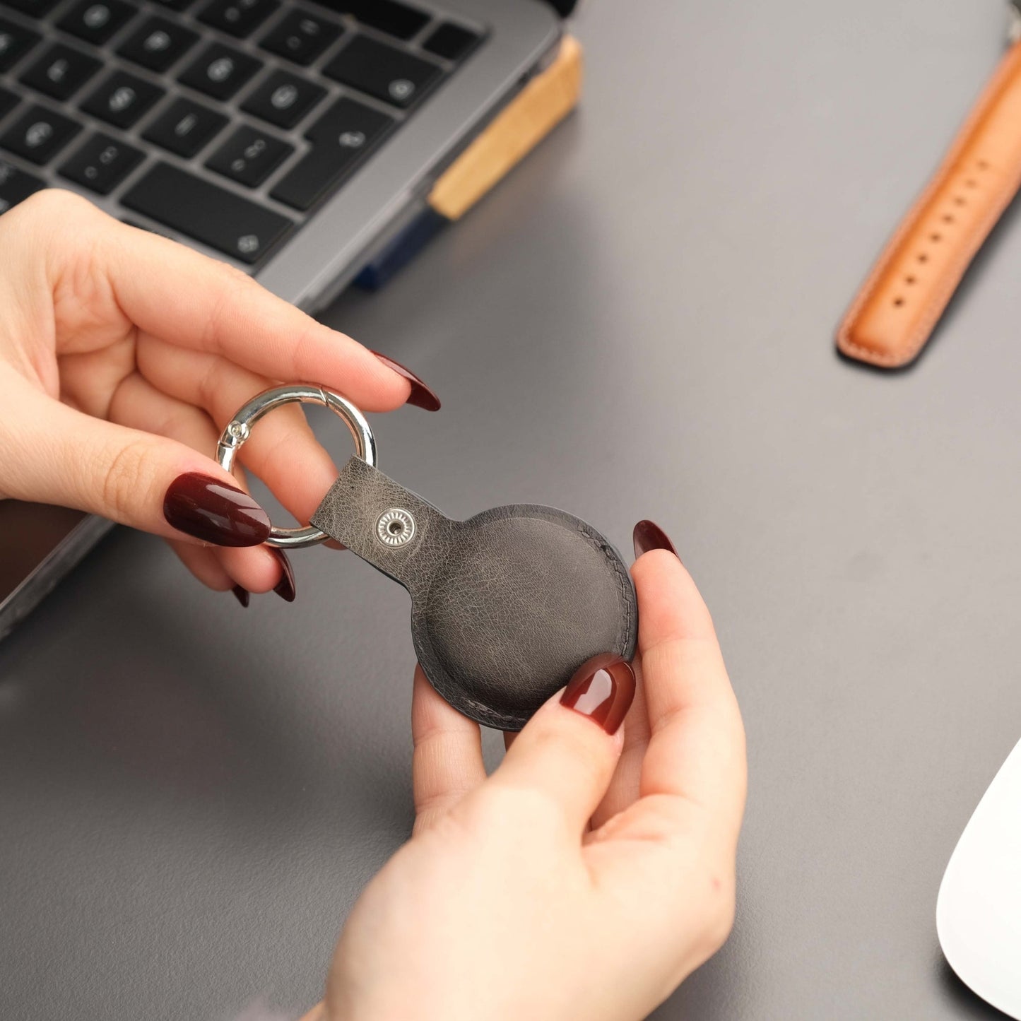 Saratoga Leather AirTag Holder