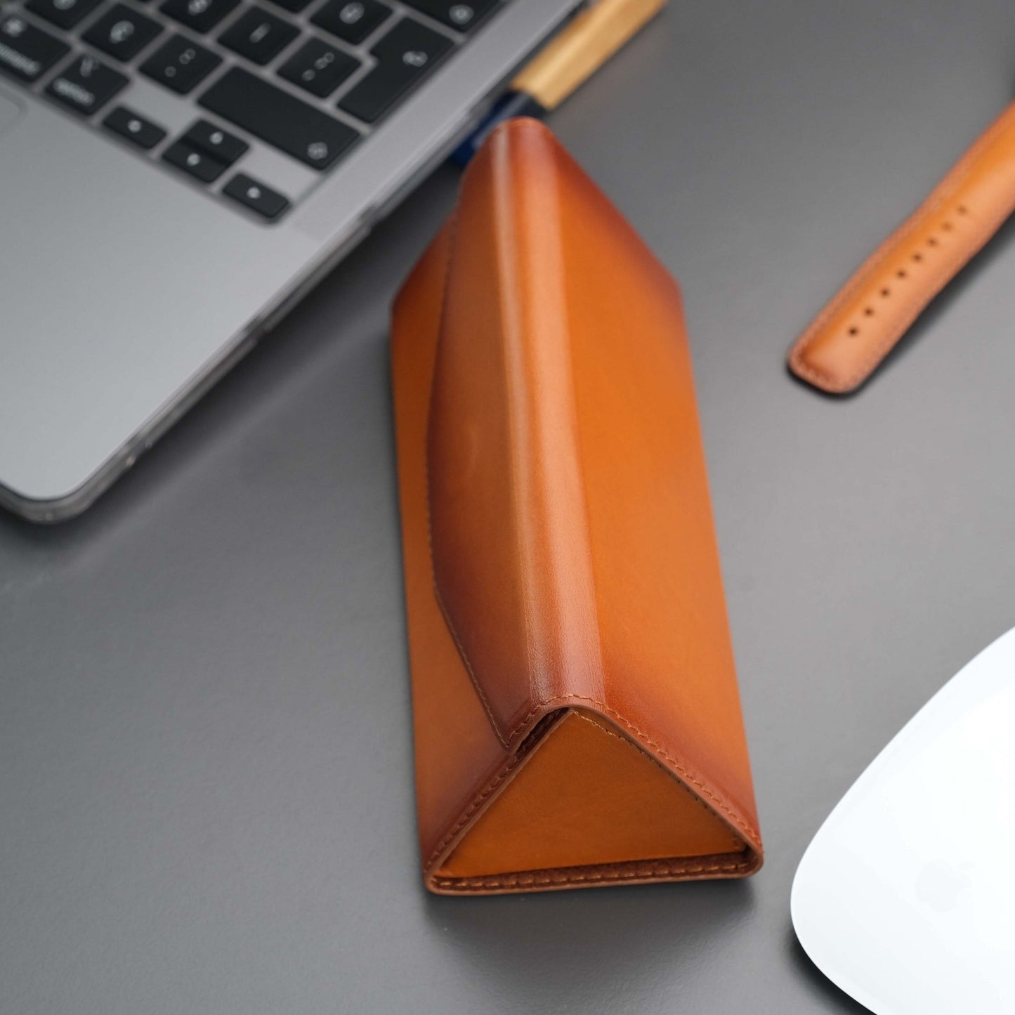 Triangle Leather Glasses Case – Vintage Eyewear Holder
