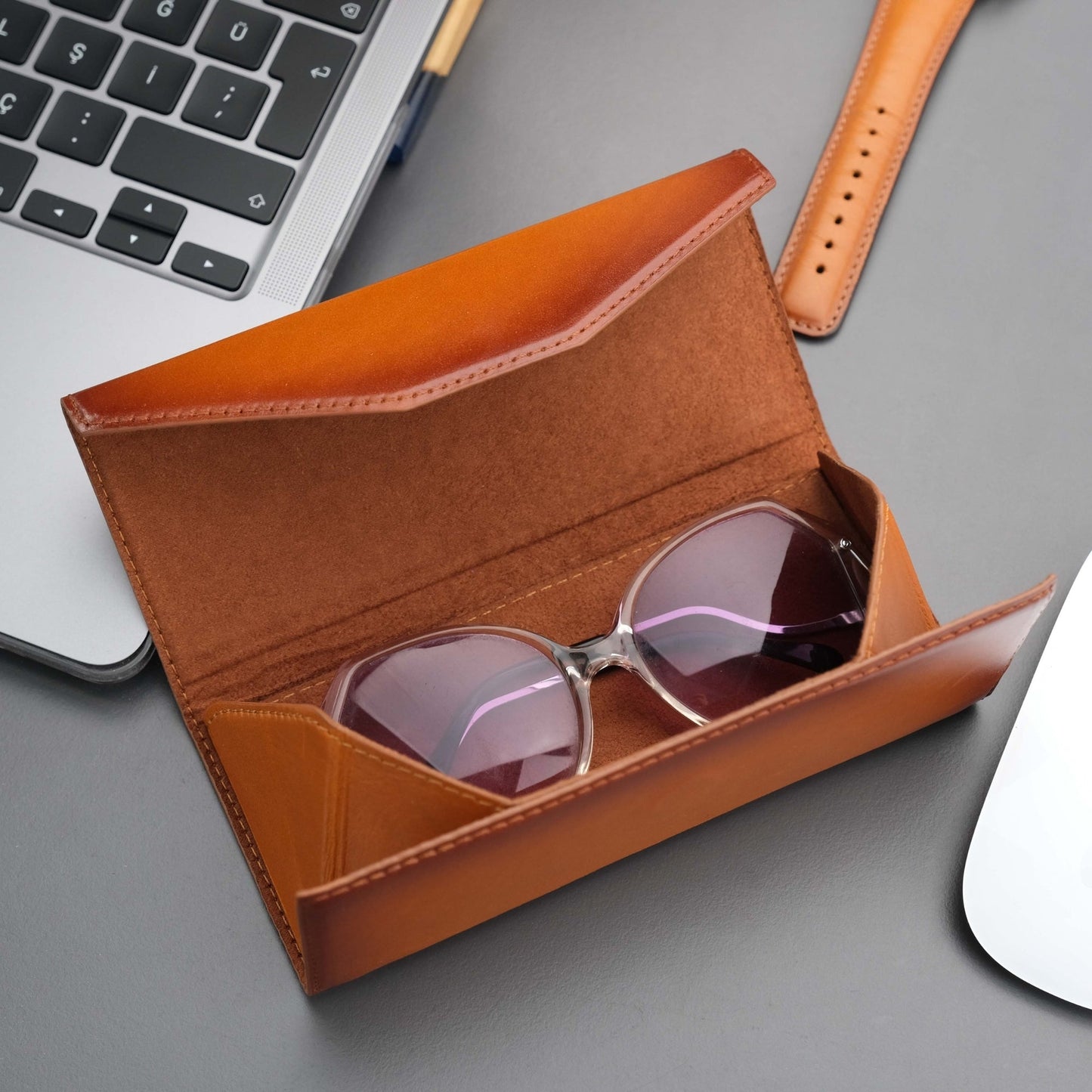 Triangle Leather Glasses Case – Vintage Eyewear Holder