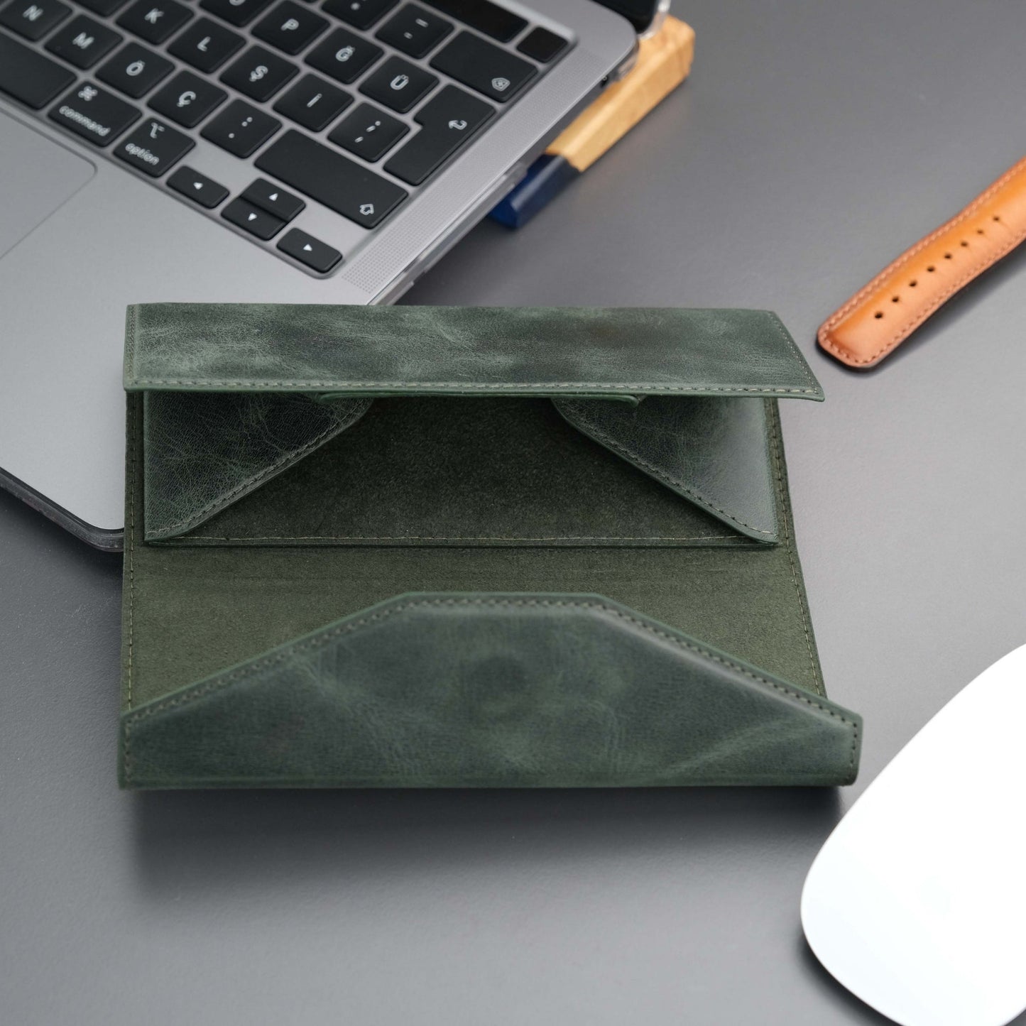 Triangle Leather Glasses Case – Vintage Eyewear Holder