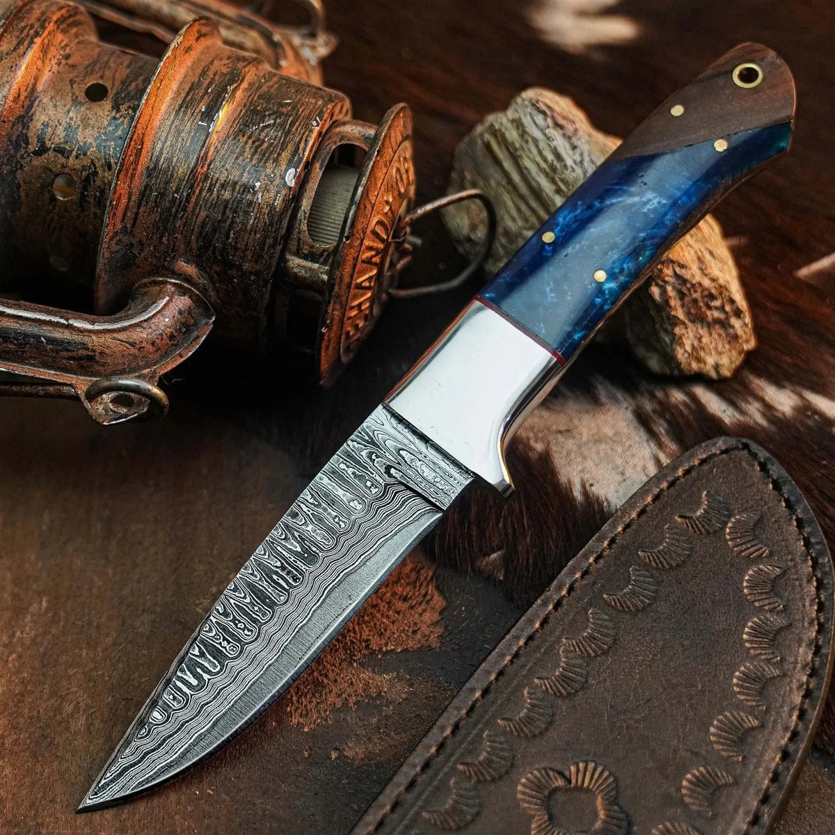 8.8" Handmade Damascus Bushcraft Knife – Full Tang Resin Handle & Sheath