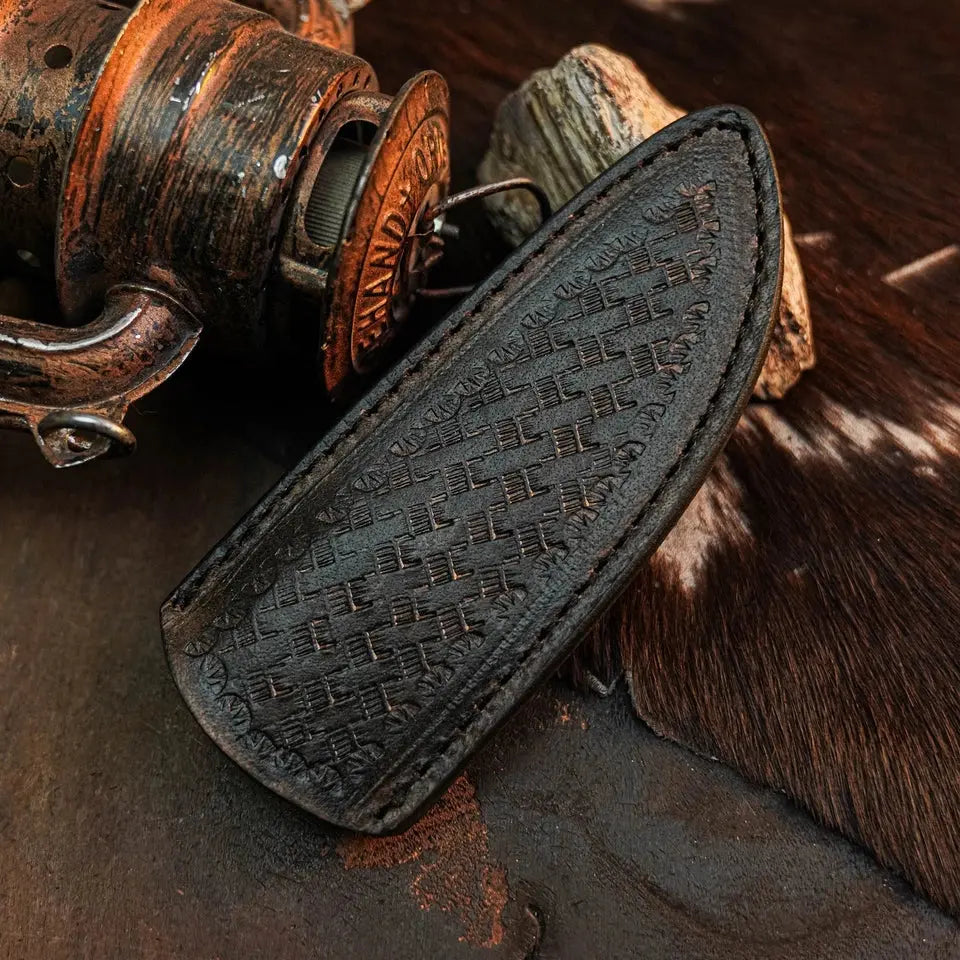 7.8" Handmade Damascus Bushcraft Knife – Full Tang Resin Handle & Sheath